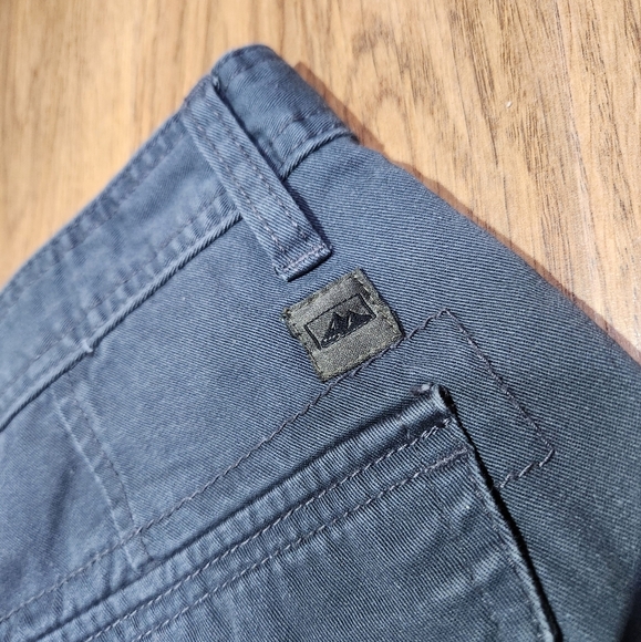 Northwest Territory Men's Gray Cargo Shorts, Size 32 - Picture 5 of 7